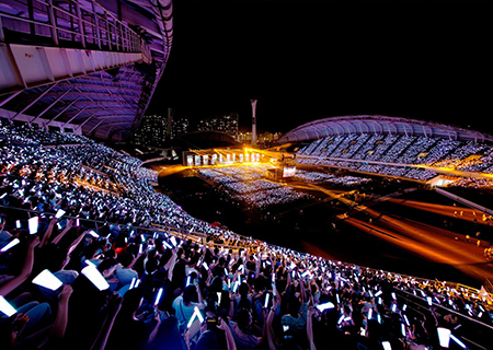 MILE米乐LED透明屏助力张韶涵泉州演唱会震撼开唱